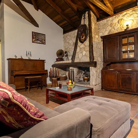 Vardiola Holiday home *
